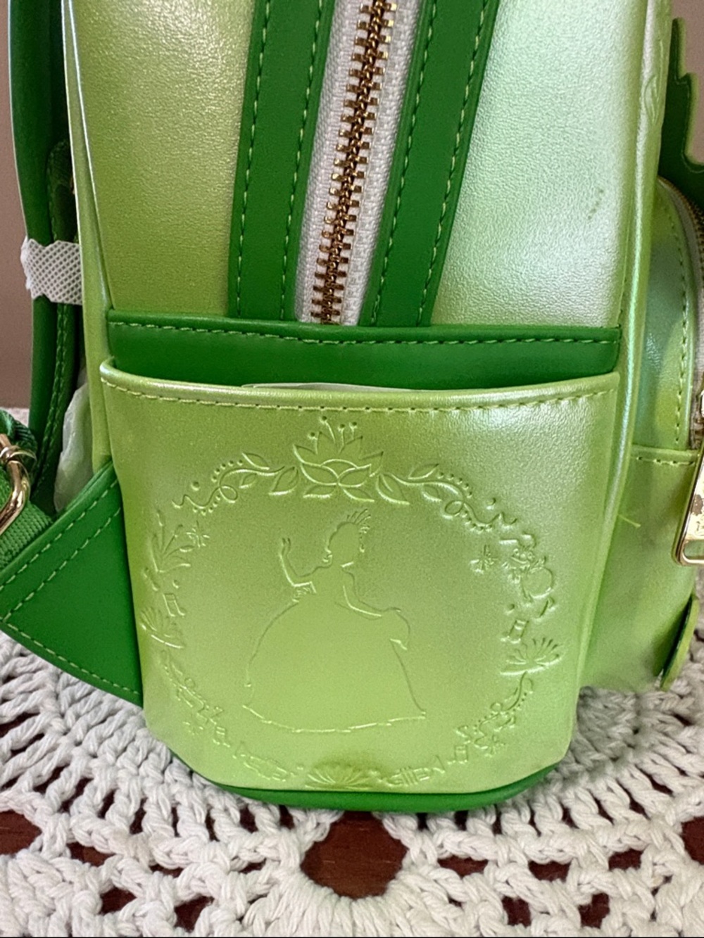 Disney Loungefly Tiana Princess Cake Bag/Backpack - Picture 4 of 4